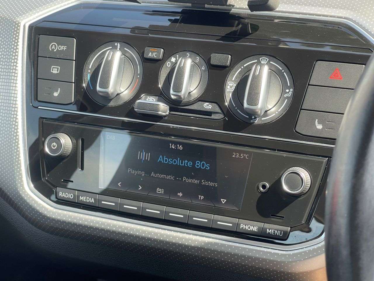 2016 VOLKSWAGEN UP! 2016 VOLKSWAGEN UP!