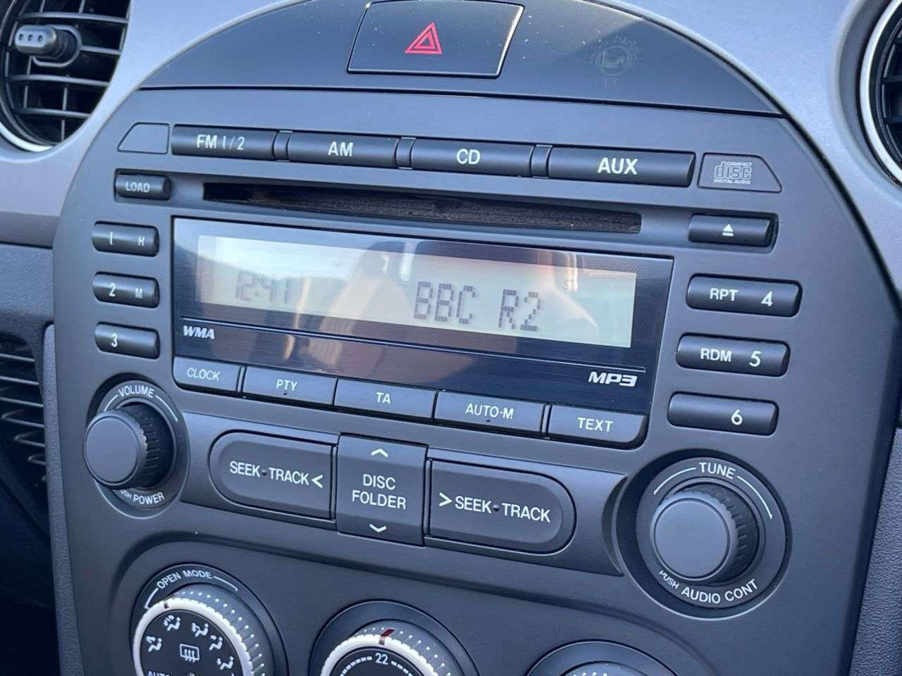 2010 MAZDA MX-5 2010 MAZDA MX-5