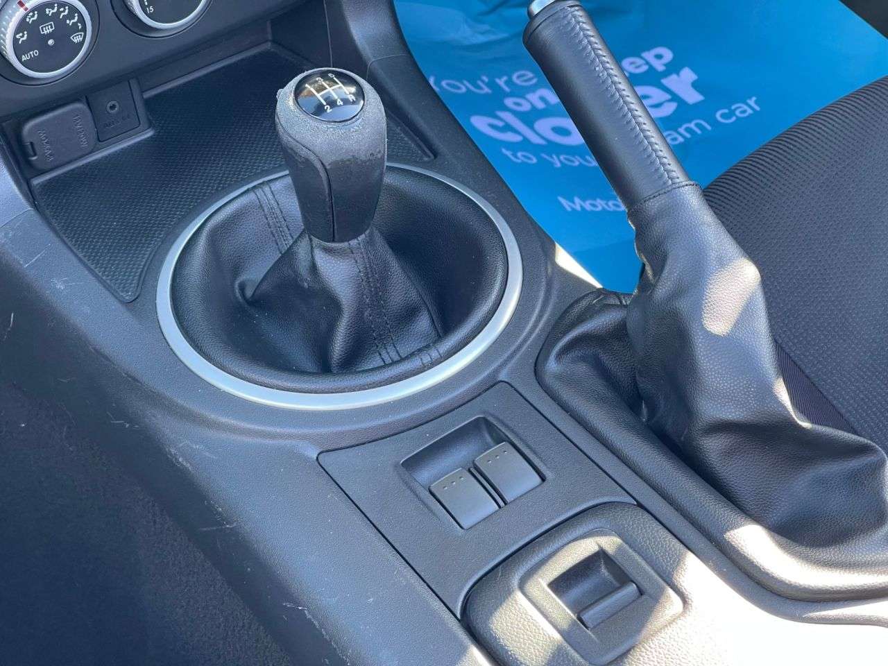 2010 MAZDA MX-5 2010 MAZDA MX-5