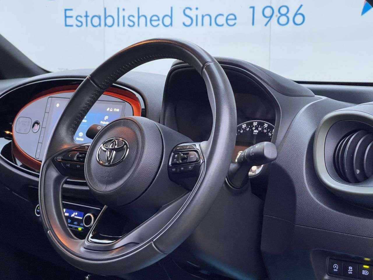 2022 TOYOTA AYGO X 2022 TOYOTA AYGO X