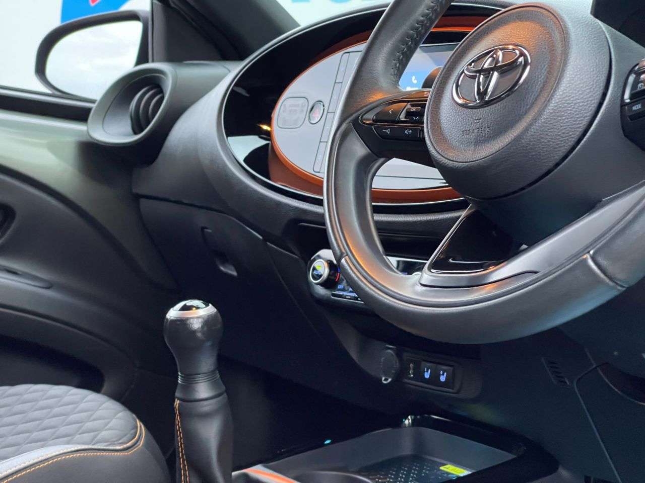 2022 TOYOTA AYGO X 2022 TOYOTA AYGO X