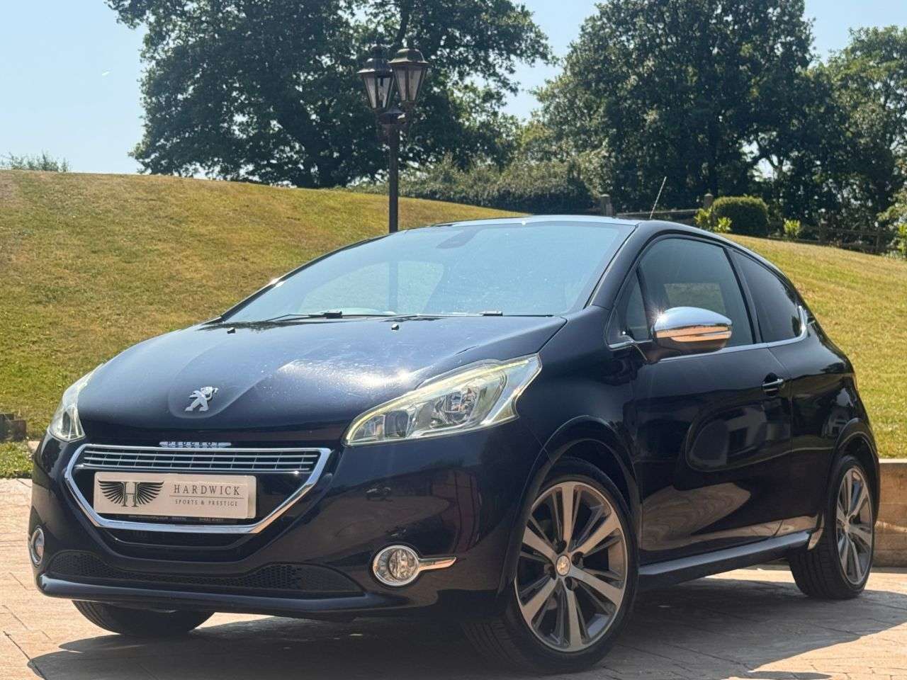 2014 PEUGEOT 208 2014 PEUGEOT 208