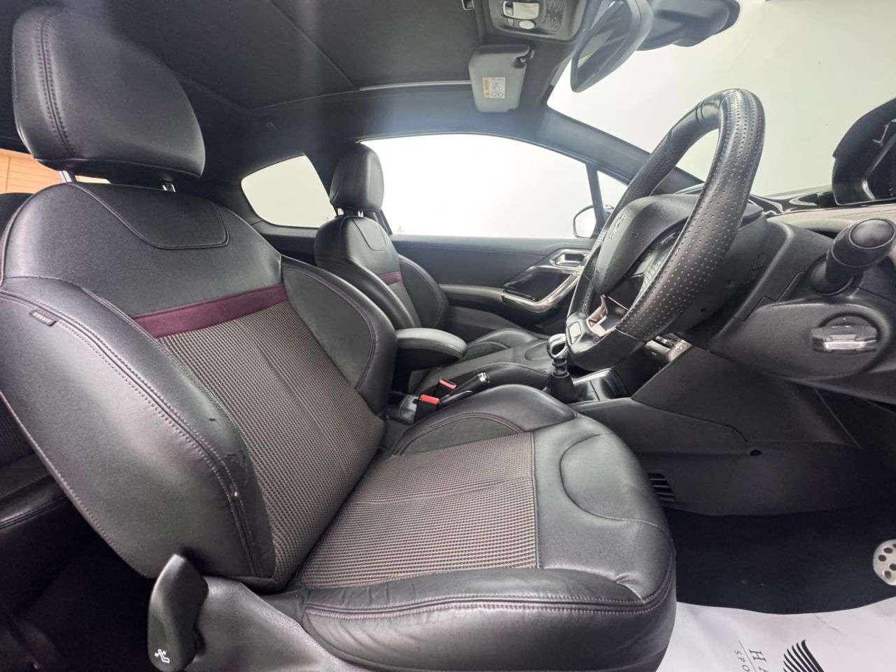 2014 PEUGEOT 208 2014 PEUGEOT 208