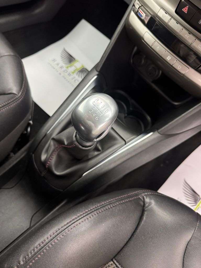 2014 PEUGEOT 208 2014 PEUGEOT 208