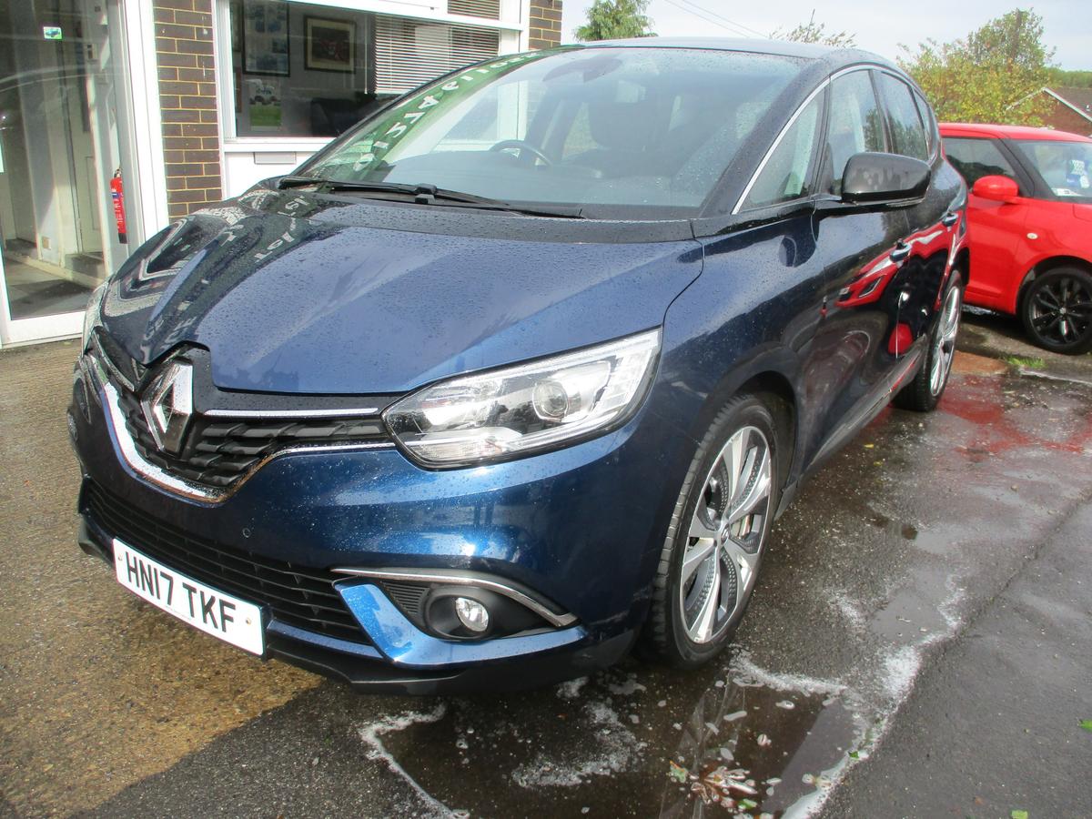 Check out this Renault Scenic 2017 Diesel Manual