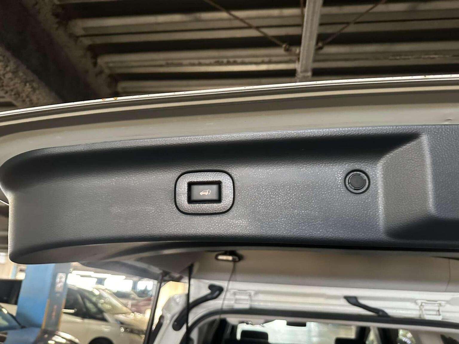 2010 NISSAN ELGRAND 2010 NISSAN ELGRAND