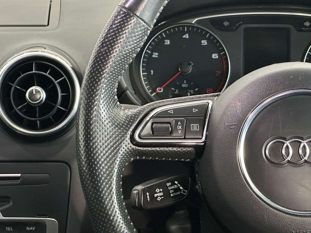 2017 AUDI A1 2017 AUDI A1