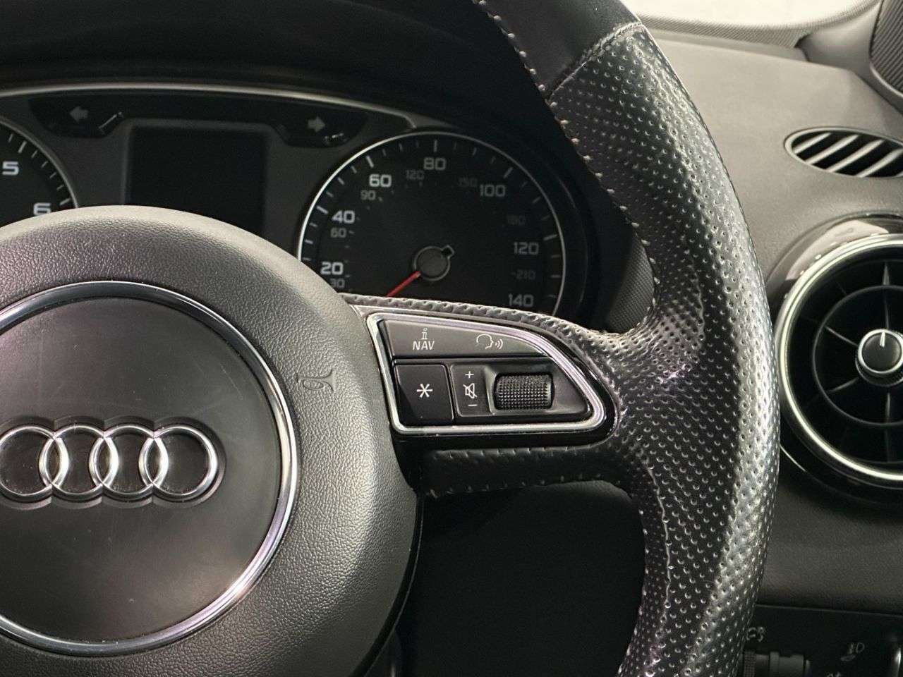 2017 AUDI A1 2017 AUDI A1