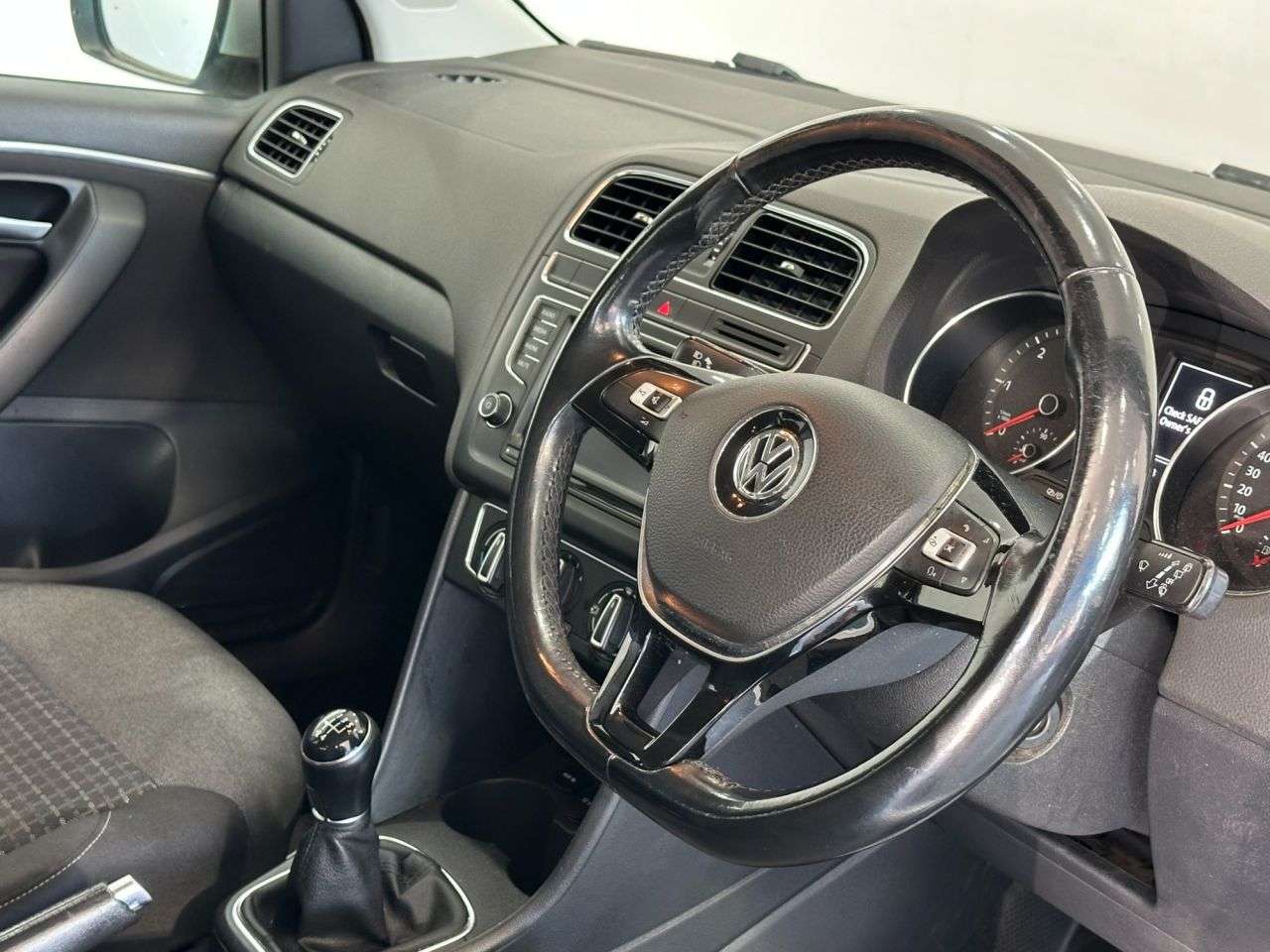 2015 VOLKSWAGEN POLO 2015 VOLKSWAGEN POLO