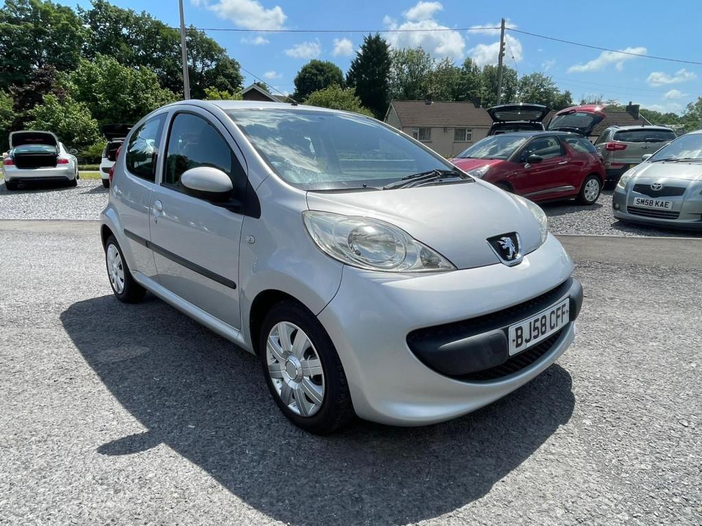 Check out this Peugeot 107 2008 Petrol Manual