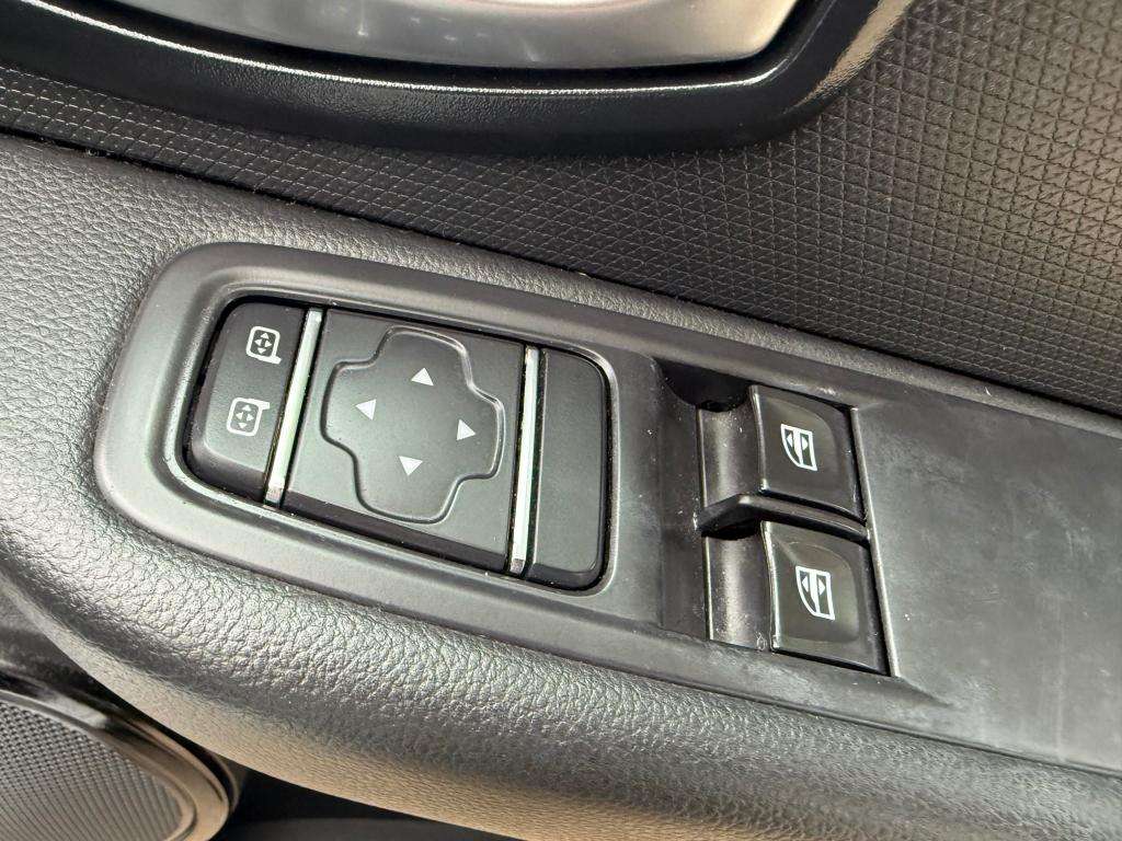 2017 RENAULT CLIO 2017 RENAULT CLIO