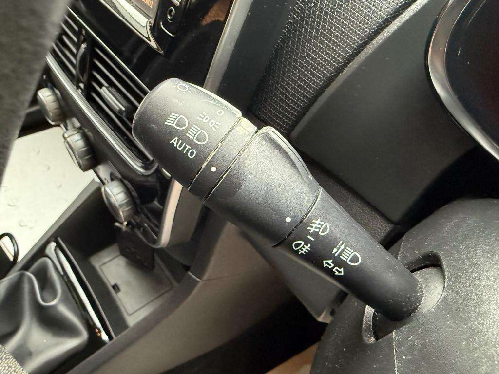 2017 RENAULT CLIO 2017 RENAULT CLIO