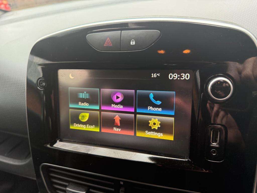 2017 RENAULT CLIO 2017 RENAULT CLIO