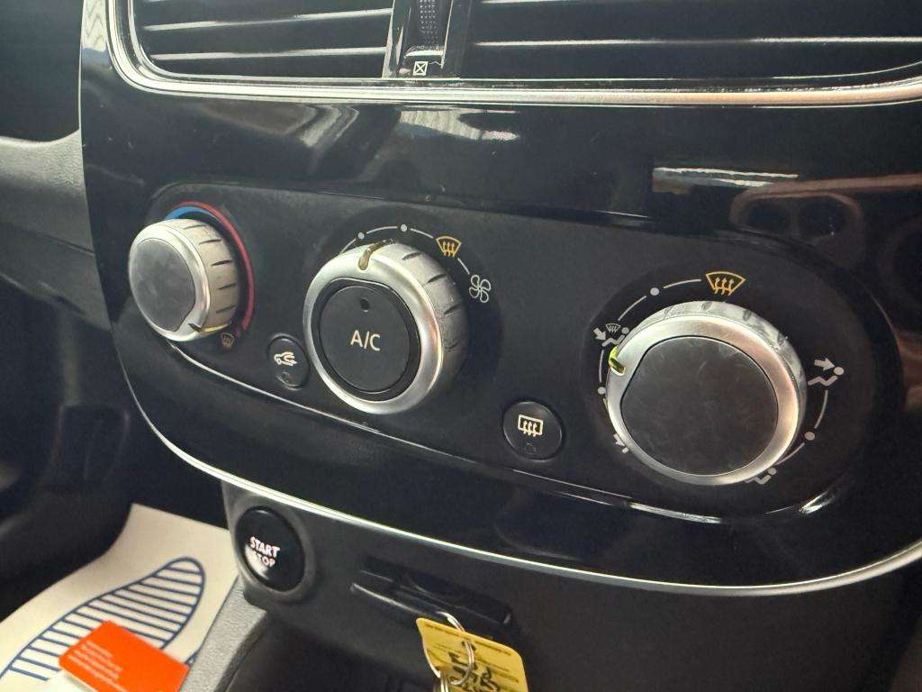 2017 RENAULT CLIO 2017 RENAULT CLIO