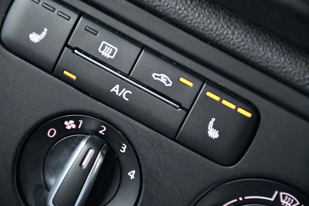 2014 VOLKSWAGEN BEETLE 2014 VOLKSWAGEN BEETLE