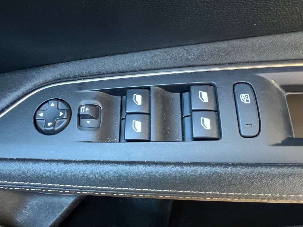 2020 PEUGEOT 3008 2020 PEUGEOT 3008