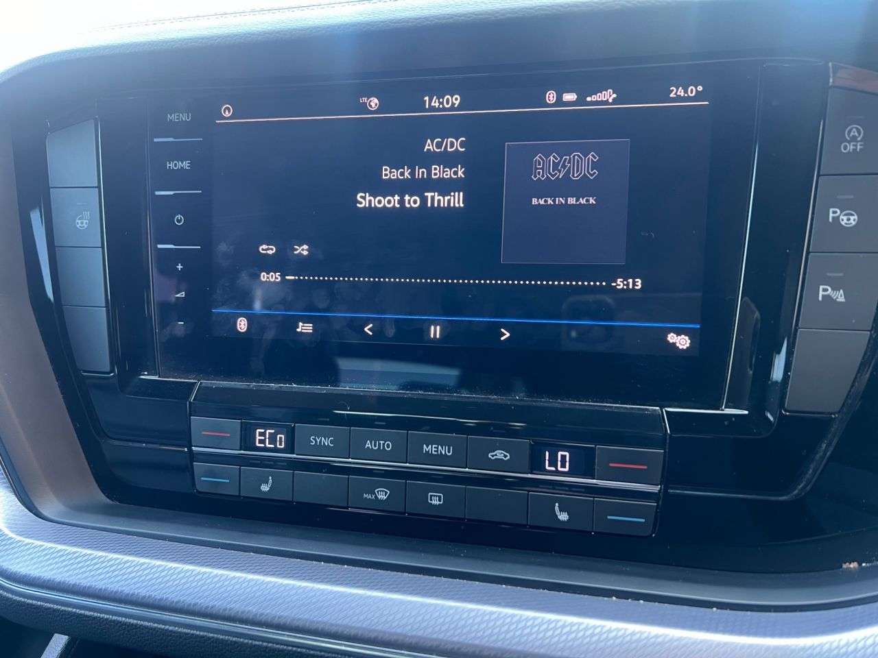 null VOLKSWAGEN TOUAREG null VOLKSWAGEN TOUAREG