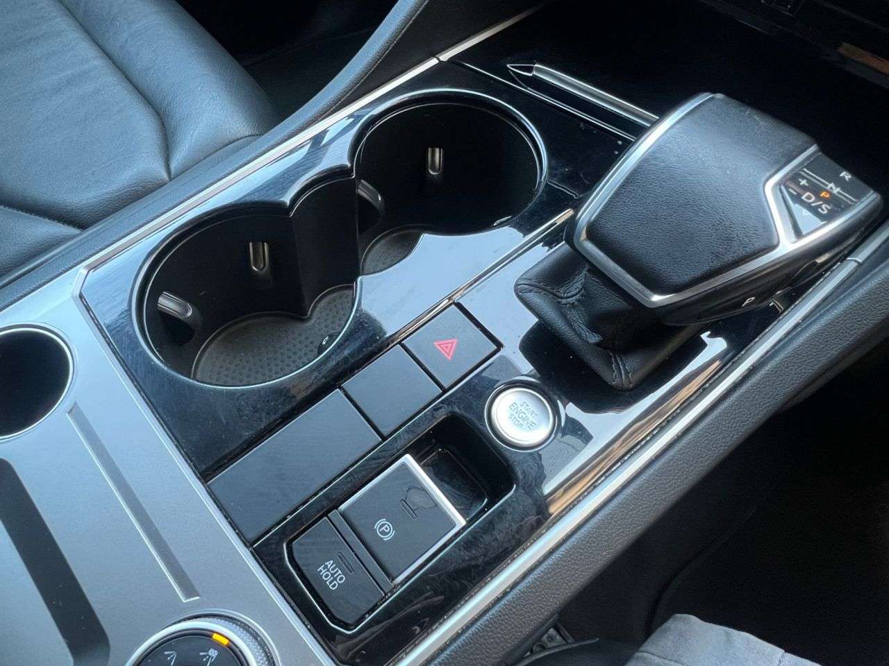 null VOLKSWAGEN TOUAREG null VOLKSWAGEN TOUAREG