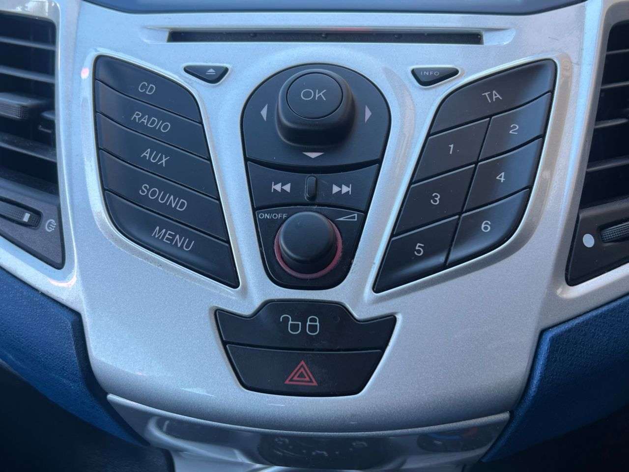 2010 FORD FIESTA 2010 FORD FIESTA