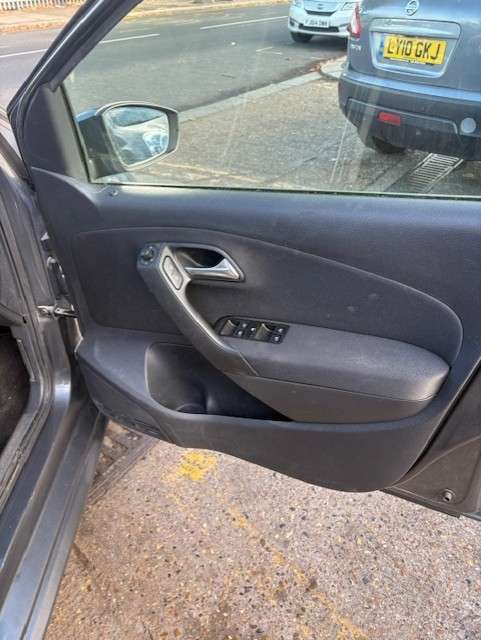 2011 VOLKSWAGEN POLO 2011 VOLKSWAGEN POLO