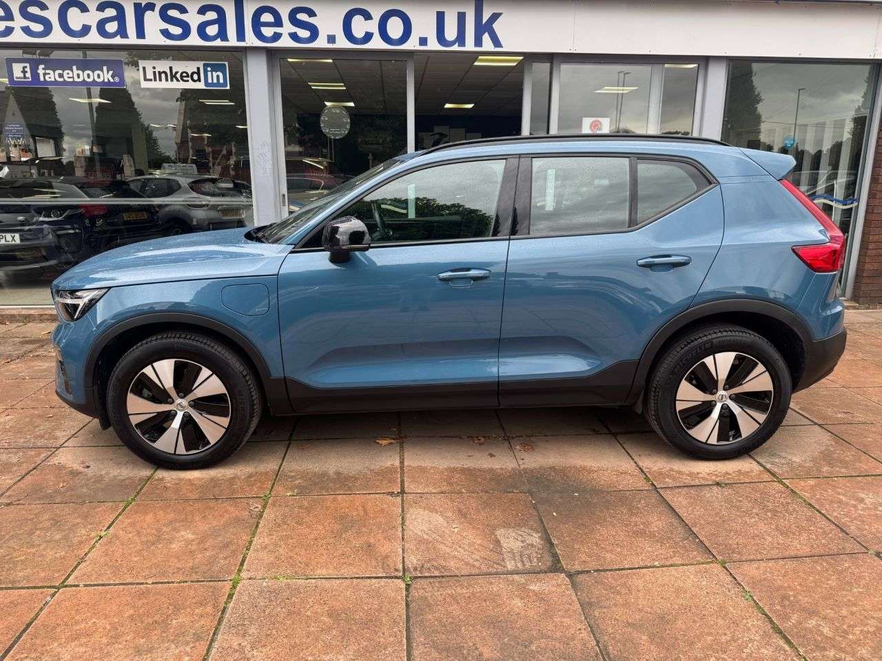 2022 VOLVO XC40 2022 VOLVO XC40