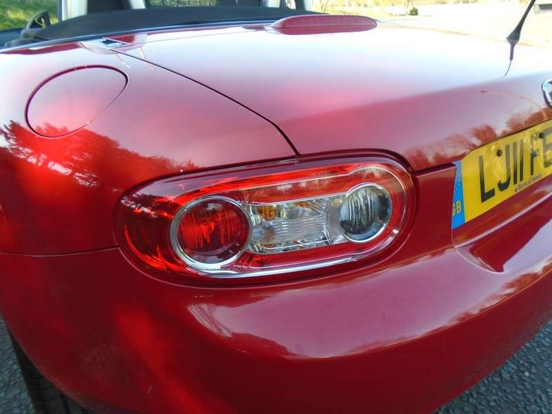 2011 MAZDA MX-5 2011 MAZDA MX-5