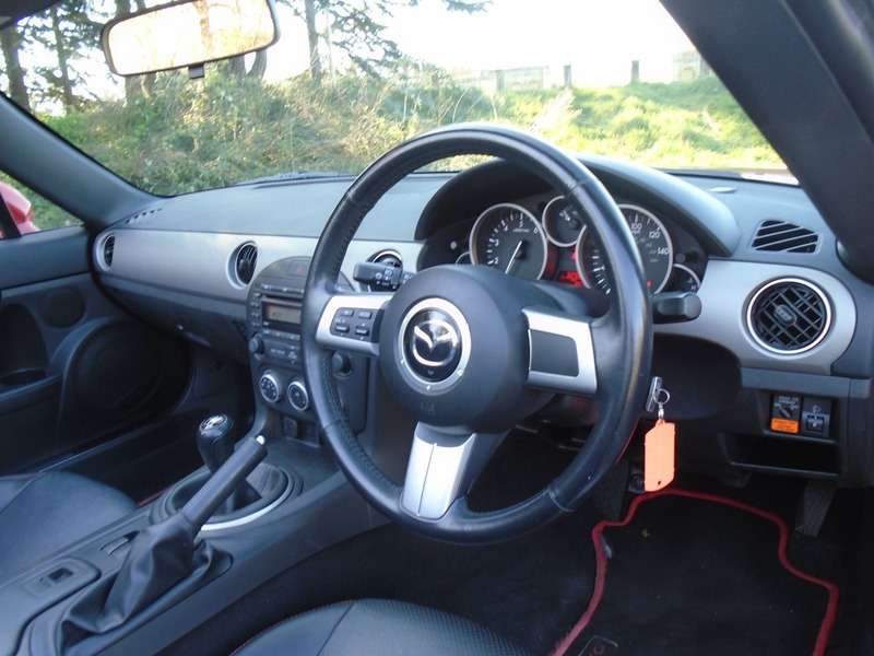 2011 MAZDA MX-5 2011 MAZDA MX-5