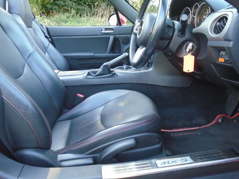 2011 MAZDA MX-5 2011 MAZDA MX-5