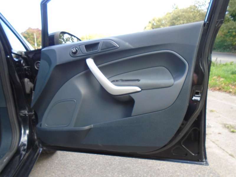 2010 FORD FIESTA 2010 FORD FIESTA