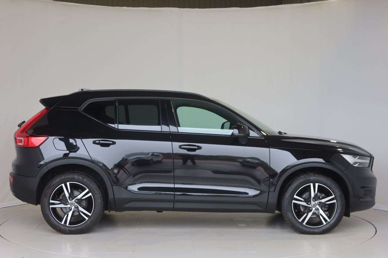 2021 VOLVO XC40 2021 VOLVO XC40