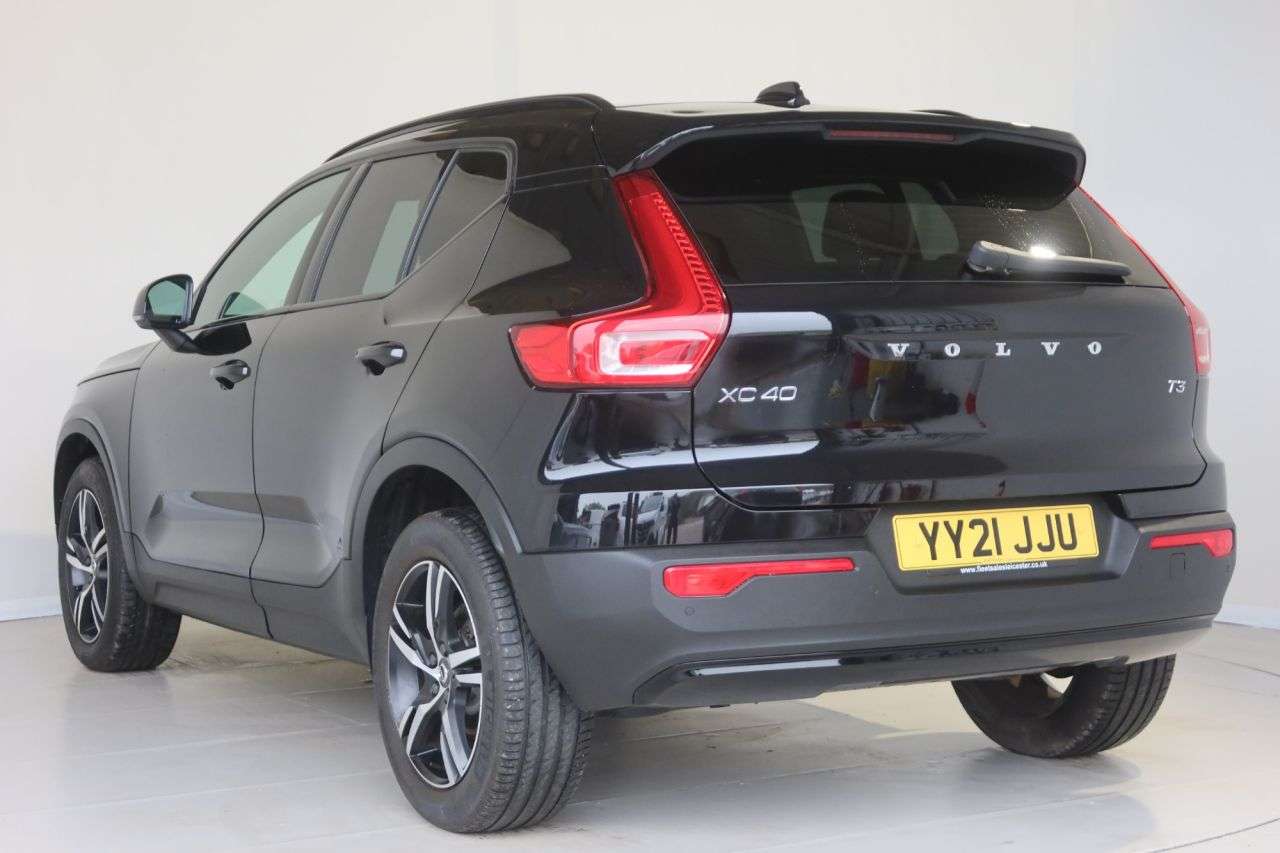 2021 VOLVO XC40 2021 VOLVO XC40