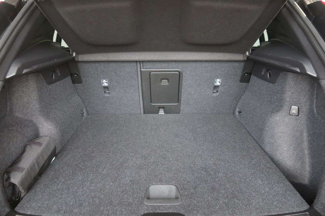 2021 VOLVO XC40 2021 VOLVO XC40