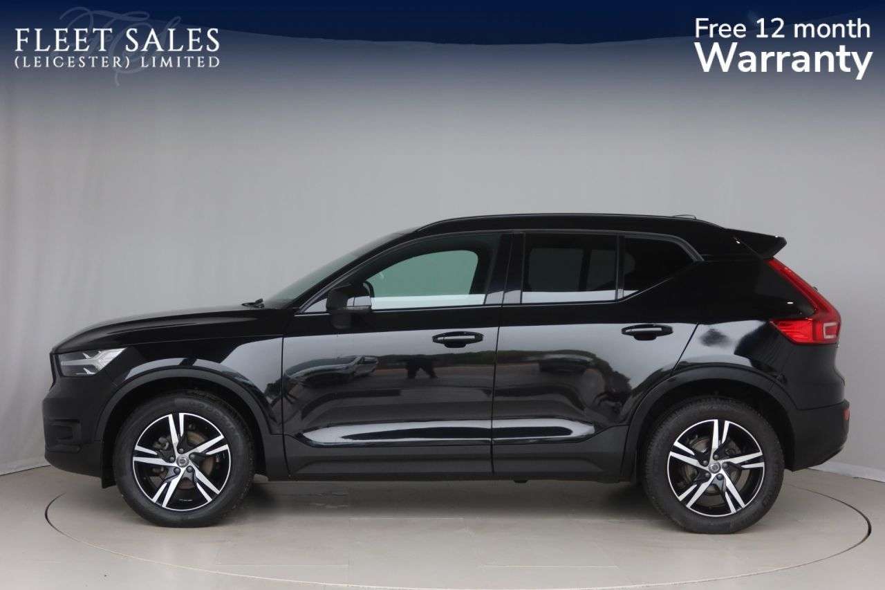 2021 VOLVO XC40 2021 VOLVO XC40