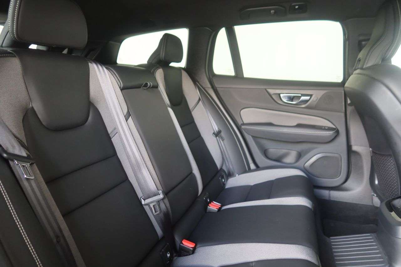 2022 VOLVO V60 2022 VOLVO V60