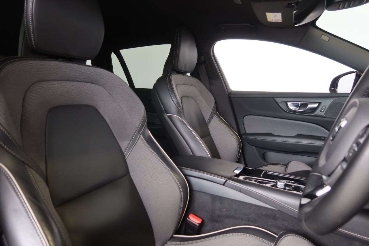 2022 VOLVO V60 2022 VOLVO V60