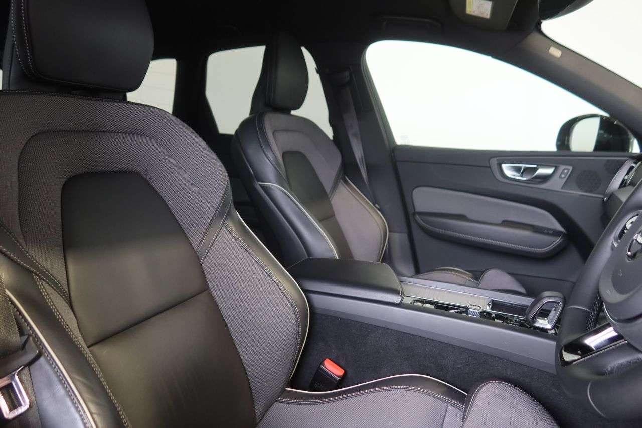 2022 VOLVO XC60 2022 VOLVO XC60