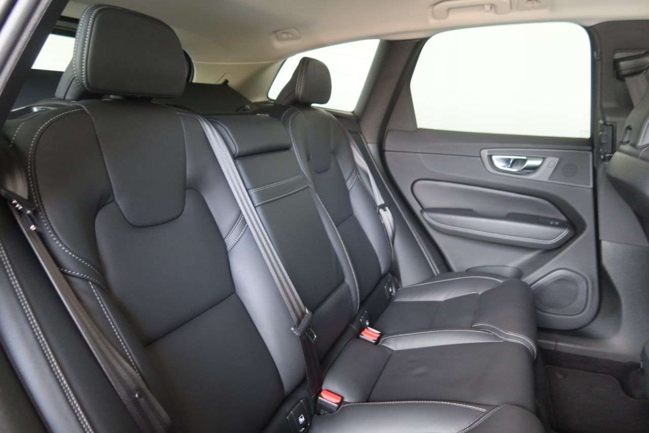 2021 VOLVO XC60 2021 VOLVO XC60