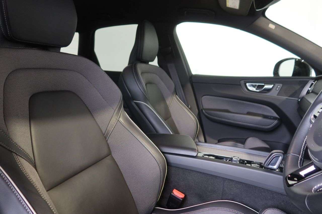 2021 VOLVO XC60 2021 VOLVO XC60