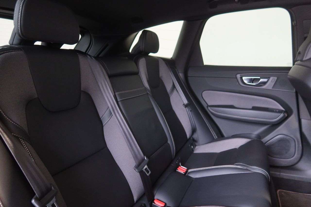 2021 VOLVO XC60 2021 VOLVO XC60