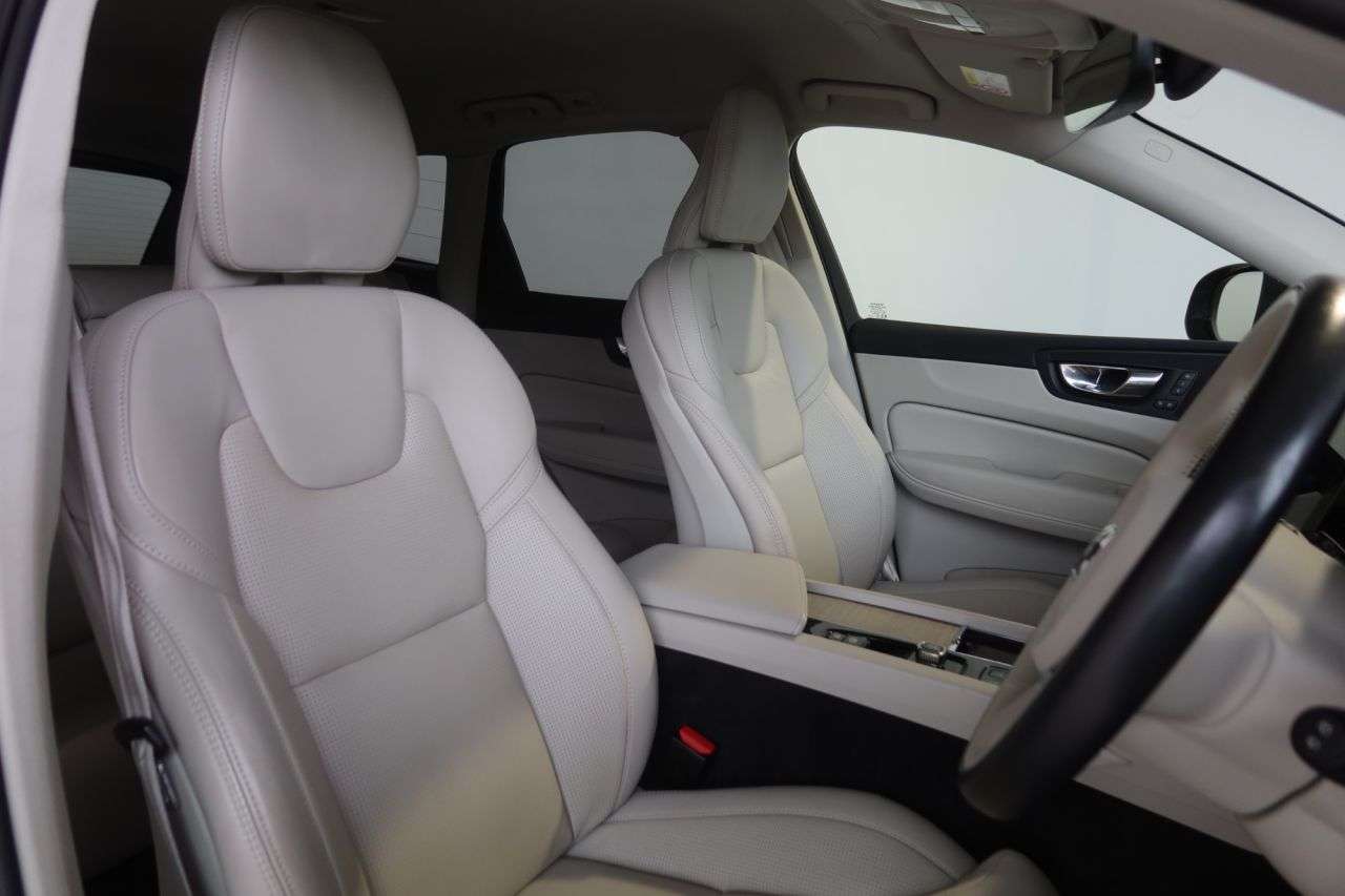 2022 VOLVO XC60 2022 VOLVO XC60