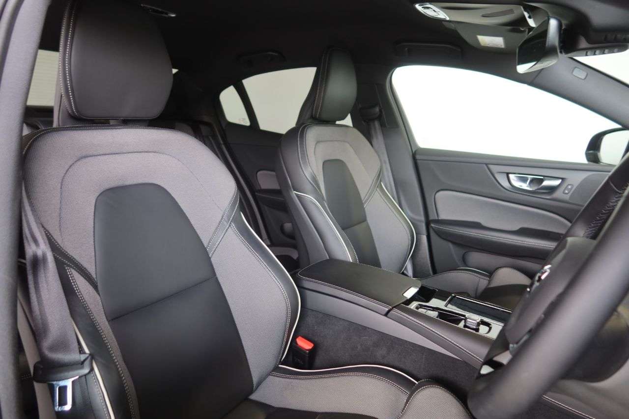 2022 VOLVO S60 2022 VOLVO S60