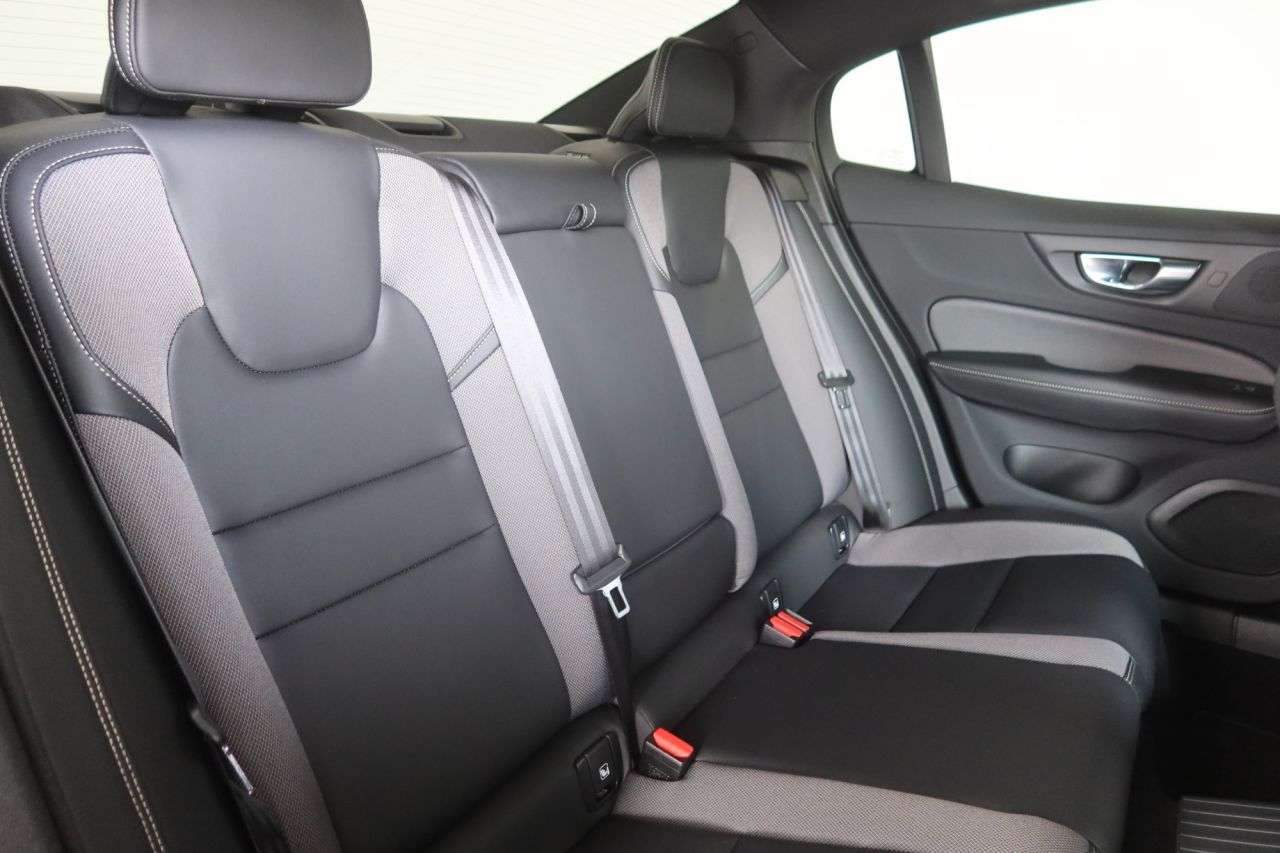 2022 VOLVO S60 2022 VOLVO S60