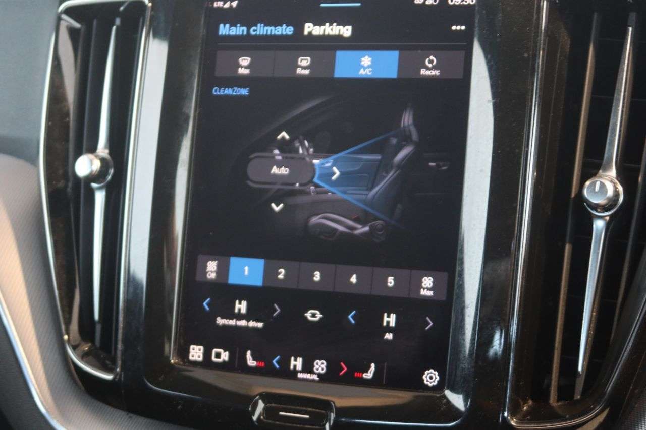 2021 VOLVO XC60 2021 VOLVO XC60