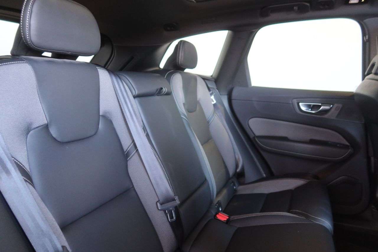 2021 VOLVO XC60 2021 VOLVO XC60