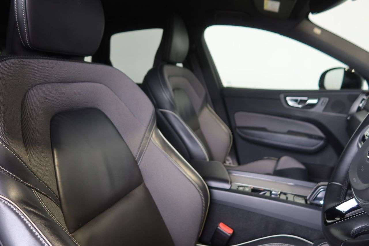 2021 VOLVO XC60 2021 VOLVO XC60