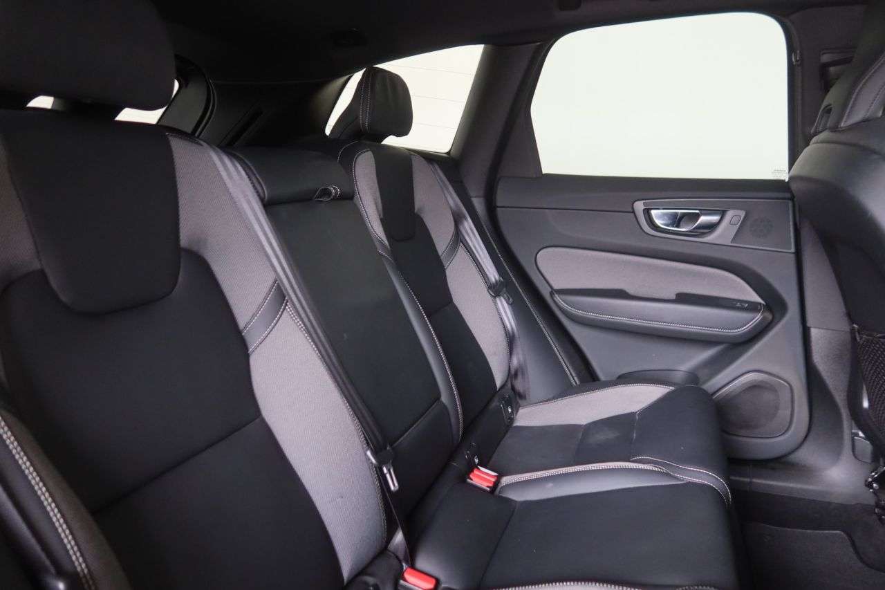 2021 VOLVO XC60 2021 VOLVO XC60