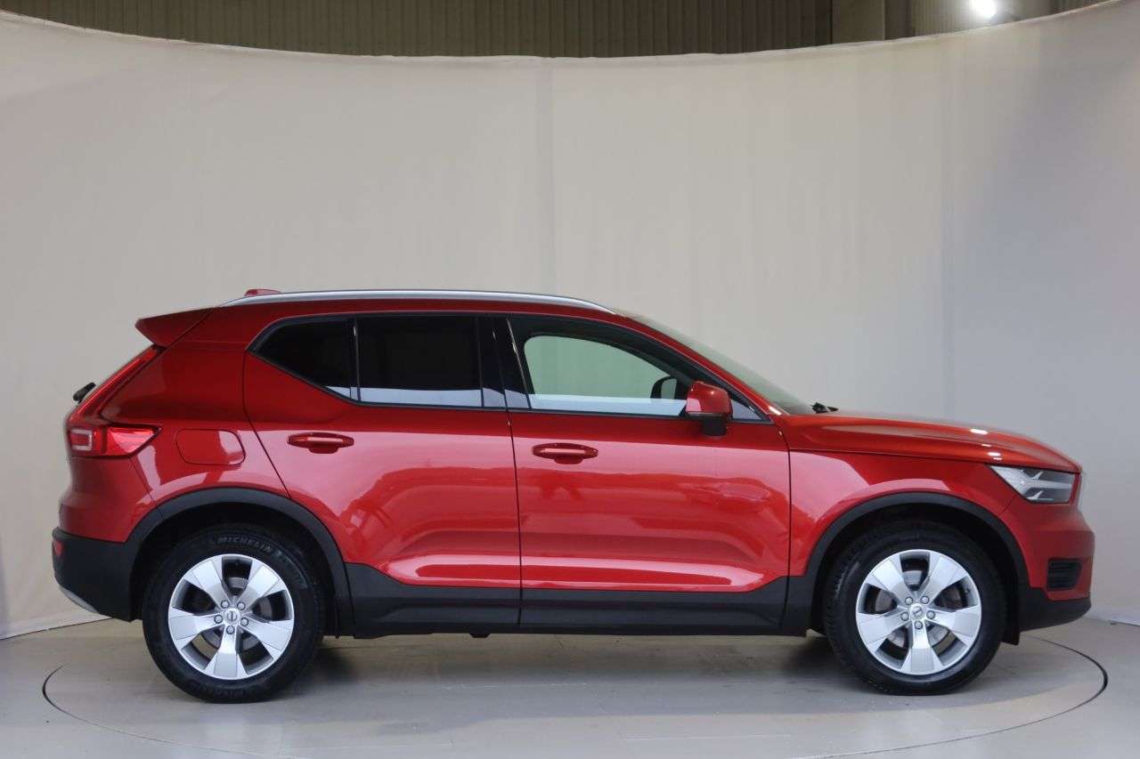 2021 VOLVO XC40 2021 VOLVO XC40