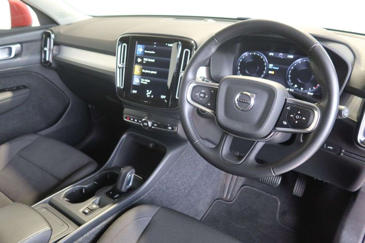 2021 VOLVO XC40 2021 VOLVO XC40