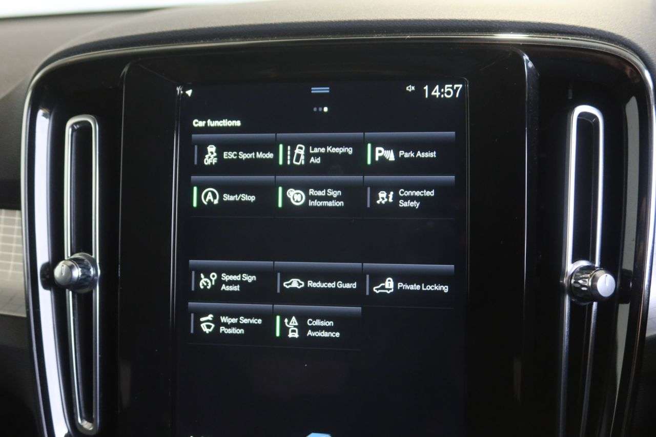 2021 VOLVO XC40 2021 VOLVO XC40