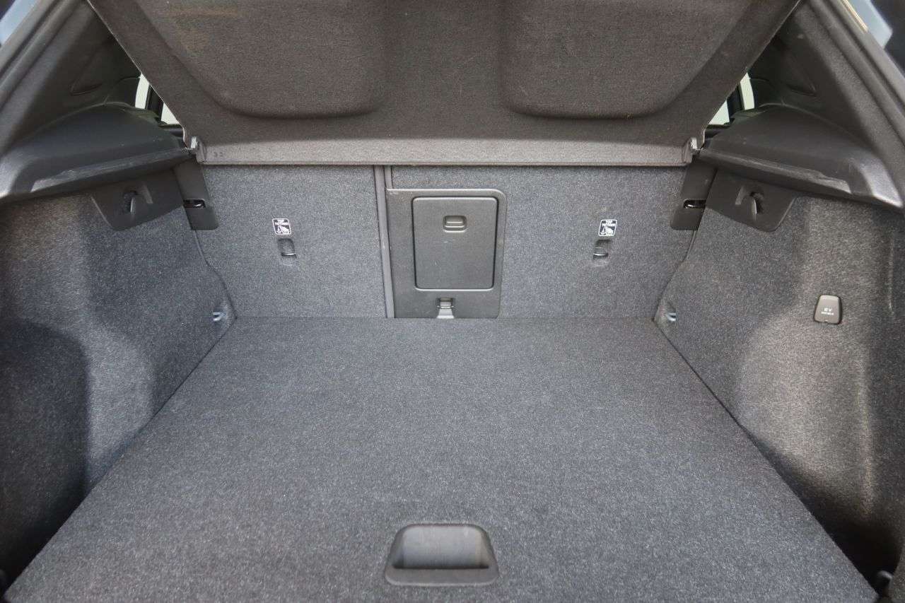 2021 VOLVO XC40 2021 VOLVO XC40